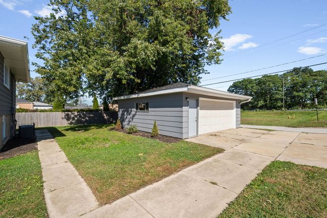 14057 S Hoxie Avenue, Burnham, IL 60633