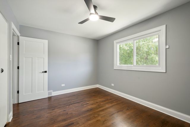 14057 S Hoxie Avenue, Burnham, IL 60633