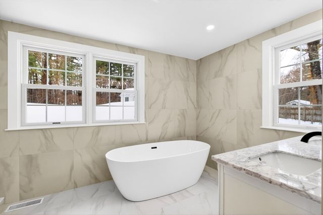 445 Salem Street, North Andover, MA 01845