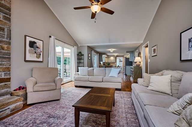 20 Carriage Ln, South Hadley, MA 01075