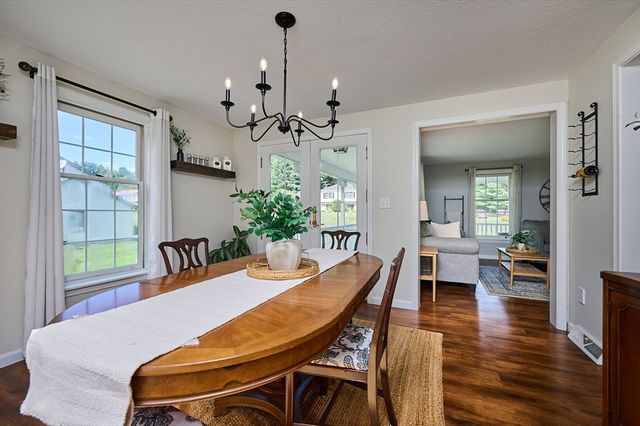 20 Carriage Ln, South Hadley, MA 01075