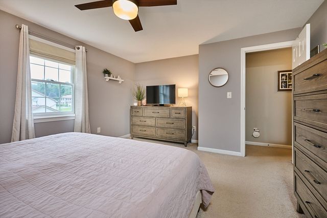 20 Carriage Ln, South Hadley, MA 01075