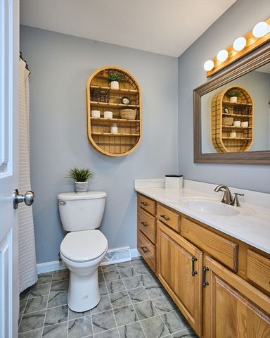 20 Carriage Ln, South Hadley, MA 01075