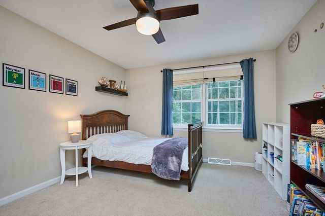 20 Carriage Ln, South Hadley, MA 01075