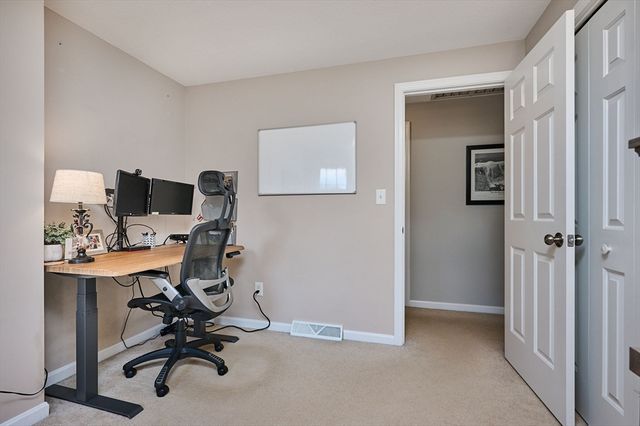 20 Carriage Ln, South Hadley, MA 01075