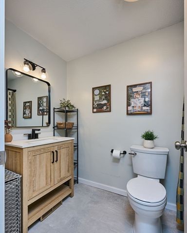 20 Carriage Ln, South Hadley, MA 01075