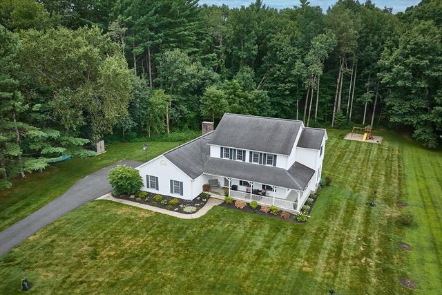 20 Carriage Ln, South Hadley, MA 01075