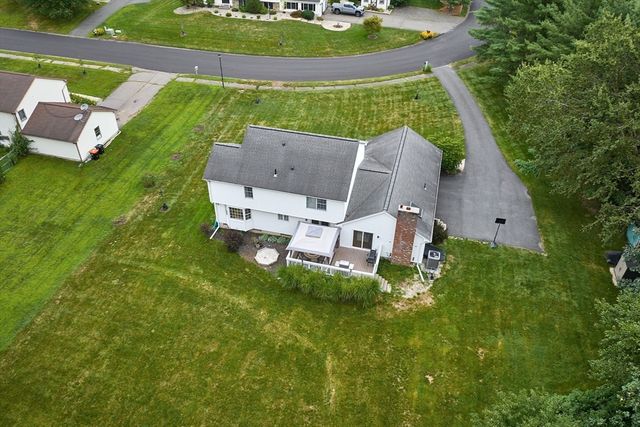 20 Carriage Ln, South Hadley, MA 01075