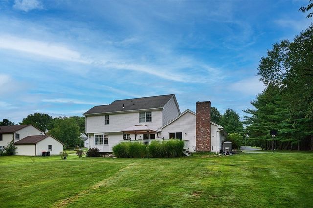 20 Carriage Ln, South Hadley, MA 01075