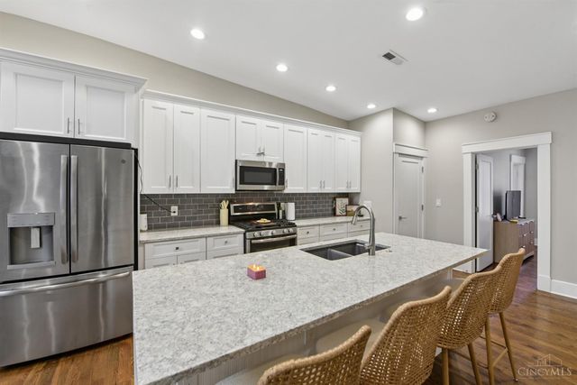 817 Broadway Street, Cincinnati, OH 45202