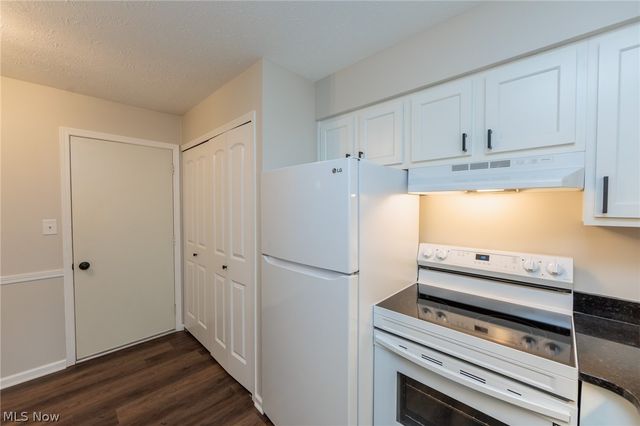 126 Royal Crest Drive E, Seville, OH 44273