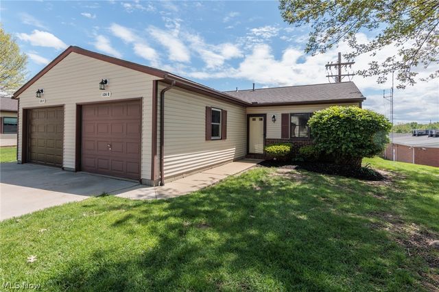 126 Royal Crest Drive E, Seville, OH 44273