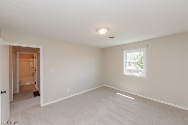 126 Royal Crest Drive E, Seville, OH 44273