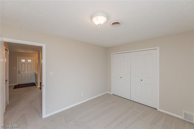 126 Royal Crest Drive E, Seville, OH 44273