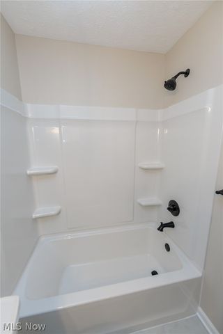 126 Royal Crest Drive E, Seville, OH 44273