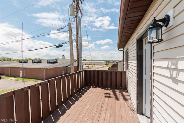 126 Royal Crest Drive E, Seville, OH 44273