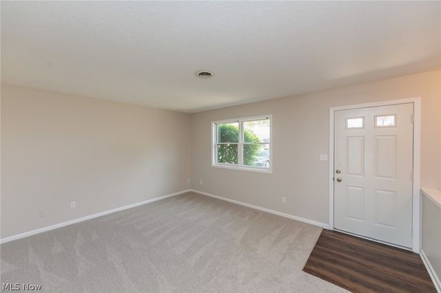 126 Royal Crest Drive E, Seville, OH 44273