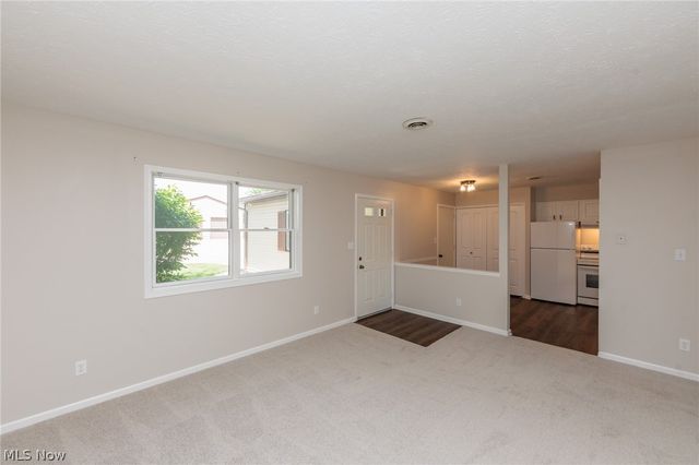 126 Royal Crest Drive E, Seville, OH 44273