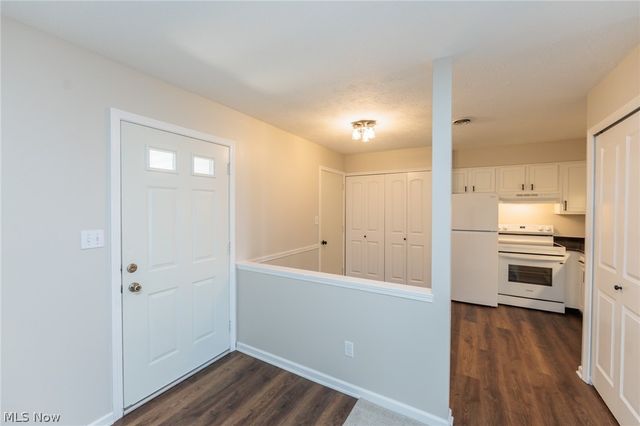 126 Royal Crest Drive E, Seville, OH 44273