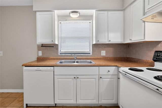 1554 SARAH STREET, Lake Wales, FL 33898