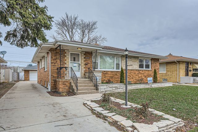 1012 E 162nd Place, South Holland, IL 60473