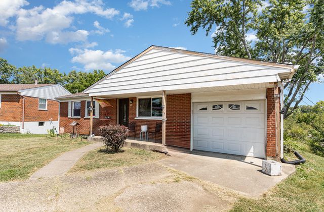 16 Cobbler Court, Elsmere, KY 41018