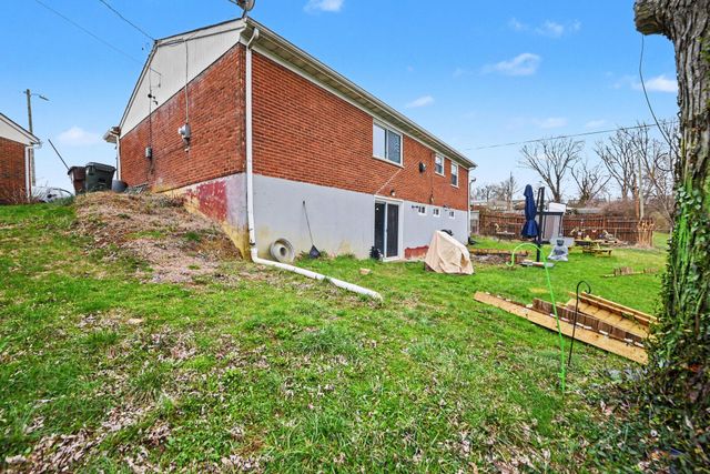 16 Cobbler Court, Elsmere, KY 41018