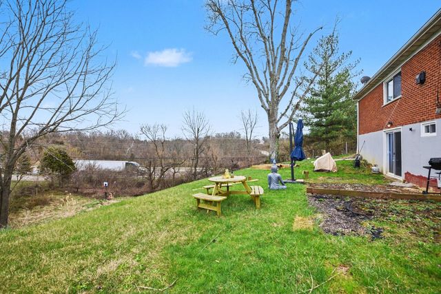 16 Cobbler Court, Elsmere, KY 41018