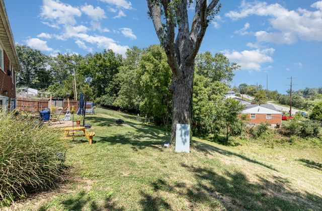 16 Cobbler Court, Elsmere, KY 41018