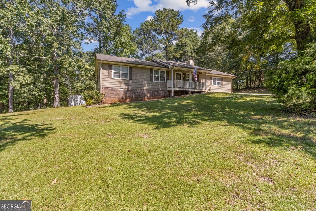 406 Farm Street, Loganville, GA 30052