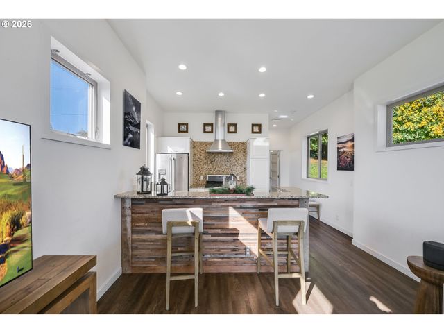 1760 COPPER DAM Rd, Hood River, OR 97031