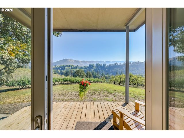 1760 COPPER DAM Rd, Hood River, OR 97031