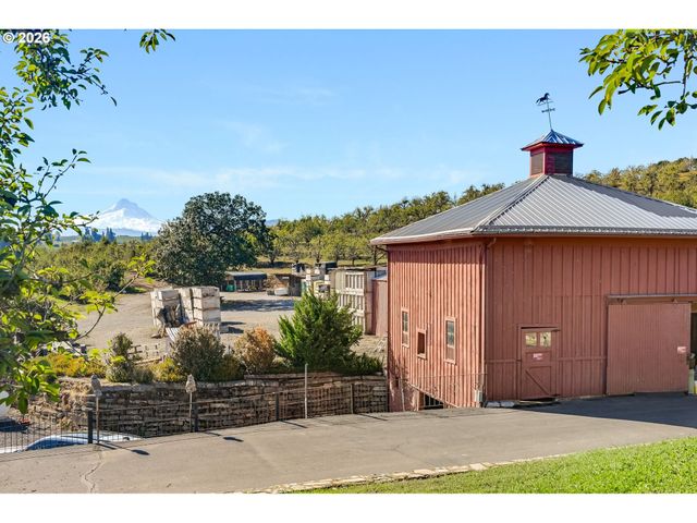 1760 COPPER DAM Rd, Hood River, OR 97031