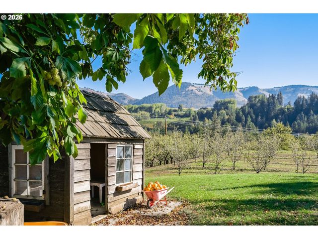 1760 COPPER DAM Rd, Hood River, OR 97031