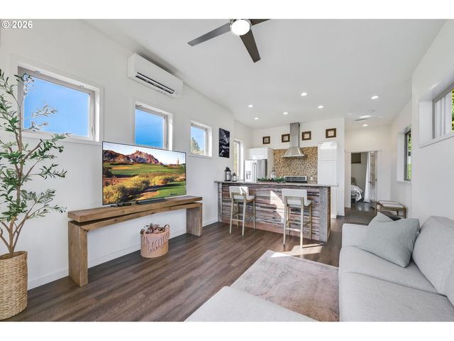 1760 COPPER DAM Rd, Hood River, OR 97031