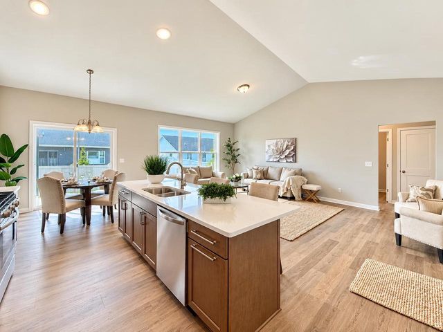 3851 Kestrel Point Drive, Janesville, WI 53548