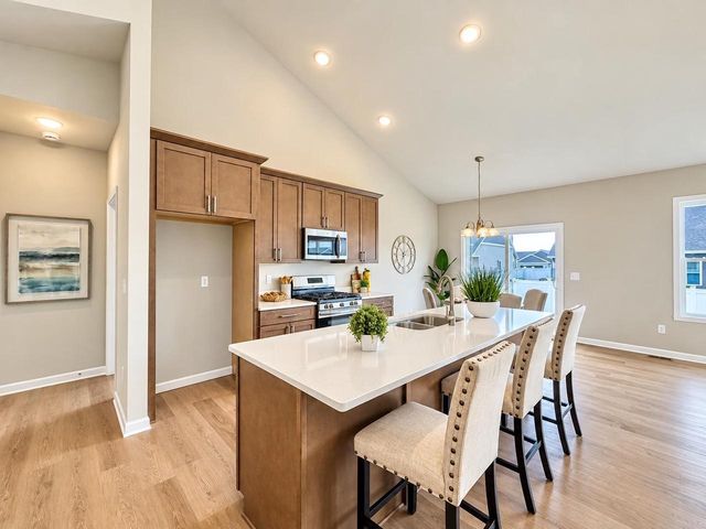 3851 Kestrel Point Drive, Janesville, WI 53548