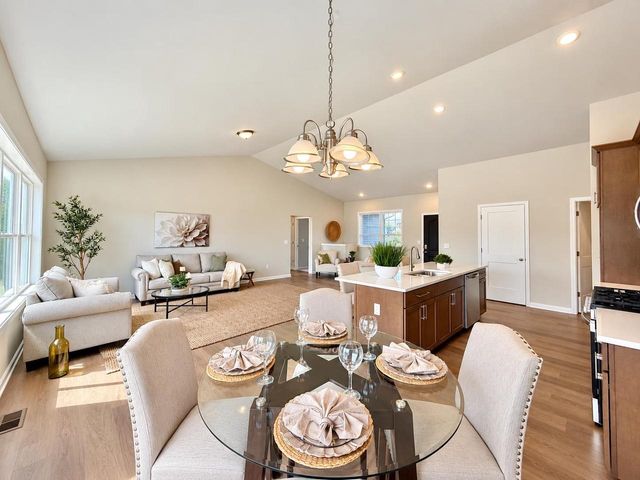 3851 Kestrel Point Drive, Janesville, WI 53548
