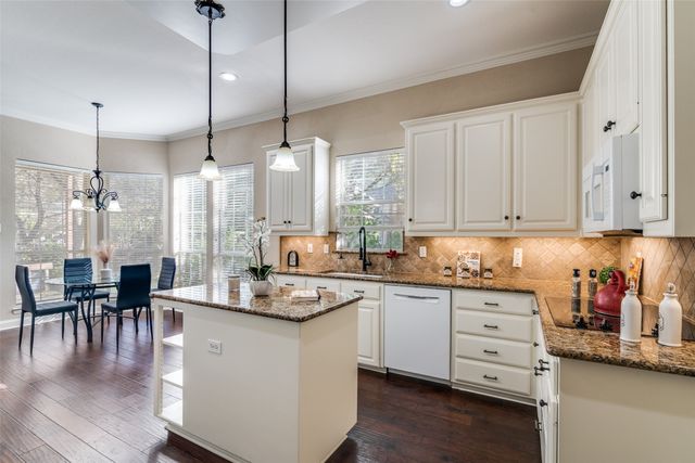 1113 Creekwood Drive, Garland, TX 75044