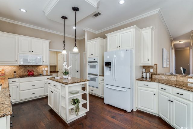 1113 Creekwood Drive, Garland, TX 75044