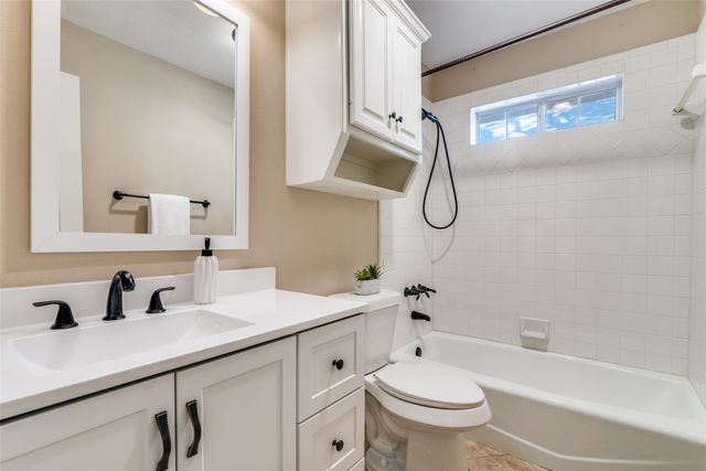 1113 Creekwood Drive, Garland, TX 75044