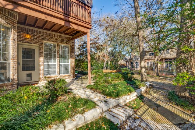 1113 Creekwood Drive, Garland, TX 75044