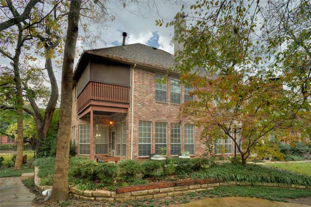 1113 Creekwood Drive, Garland, TX 75044