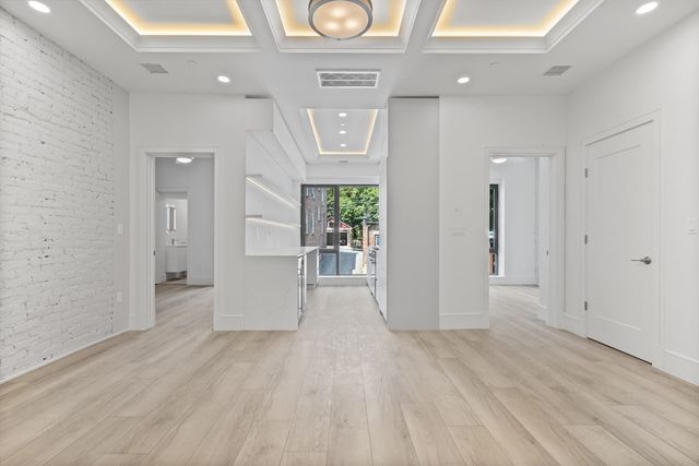 1580 Beacon Street 100, Boston, MA 02446