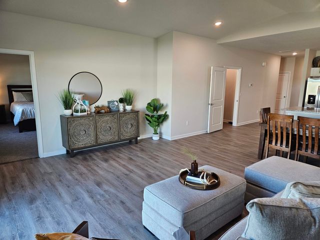 1025 N Forestview St, Wichita, KS 67235