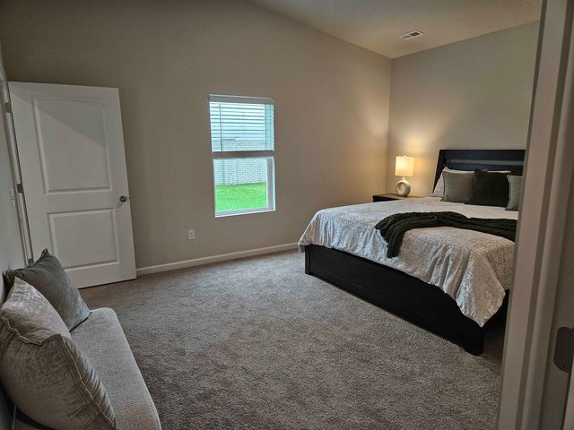 1025 N Forestview St, Wichita, KS 67235