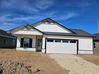 1025 N Forestview St, Wichita, KS 67235