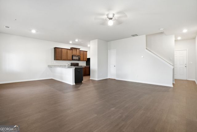 297 Seasons Valley, Pendergrass, GA 30567