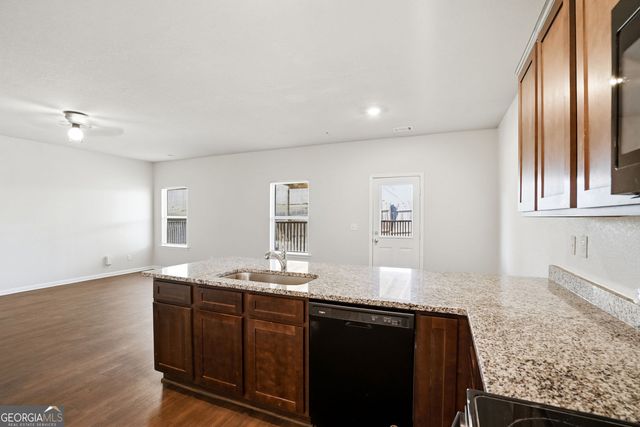 297 Seasons Valley, Pendergrass, GA 30567