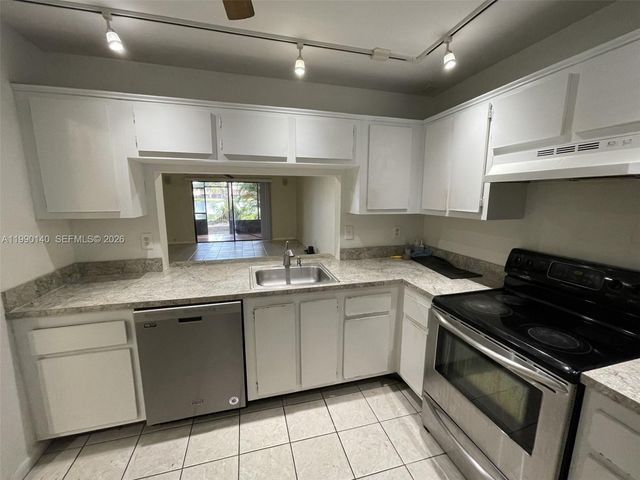 10508 NW 6th St 10508, Pembroke Pines, FL 33026